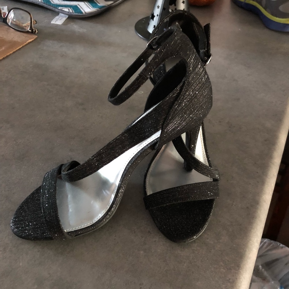Women’s black heels